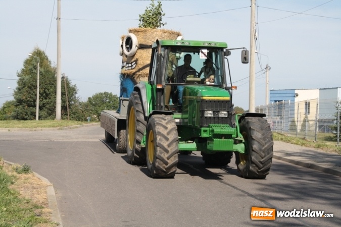 Zdjęcie w galerii na portalu naszwodzislaw.com: Dożynki 2015. Do Marklowic przybył Dudo-Bus wiadomości z regionu