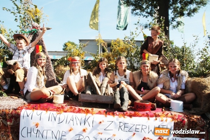 Zdjęcie w galerii na portalu naszwodzislaw.com: Dożynki 2015. Do Marklowic przybył Dudo-Bus wiadomości z regionu