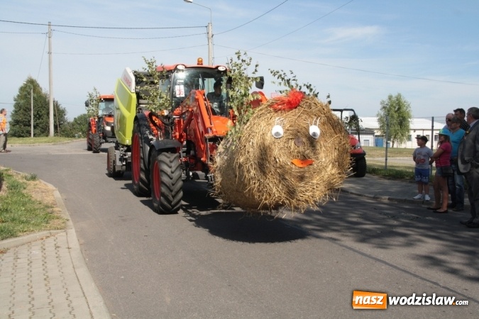 Zdjęcie w galerii na portalu naszwodzislaw.com: Dożynki 2015. Do Marklowic przybył Dudo-Bus wiadomości z regionu