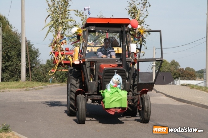 Zdjęcie w galerii na portalu naszwodzislaw.com: Dożynki 2015. Do Marklowic przybył Dudo-Bus wiadomości z regionu