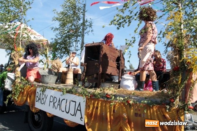 Zdjęcie w galerii na portalu naszwodzislaw.com: Dożynki 2015. Do Marklowic przybył Dudo-Bus wiadomości z regionu