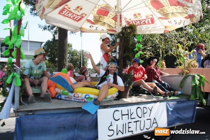 Zdjęcie w galerii na portalu naszwodzislaw.com: Dożynki 2015. Do Marklowic przybył Dudo-Bus wiadomości z regionu