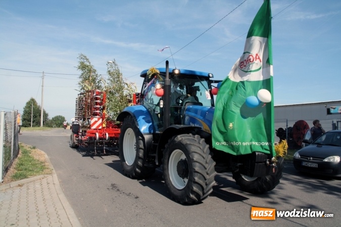 Zdjęcie w galerii na portalu naszwodzislaw.com: Dożynki 2015. Do Marklowic przybył Dudo-Bus wiadomości z regionu