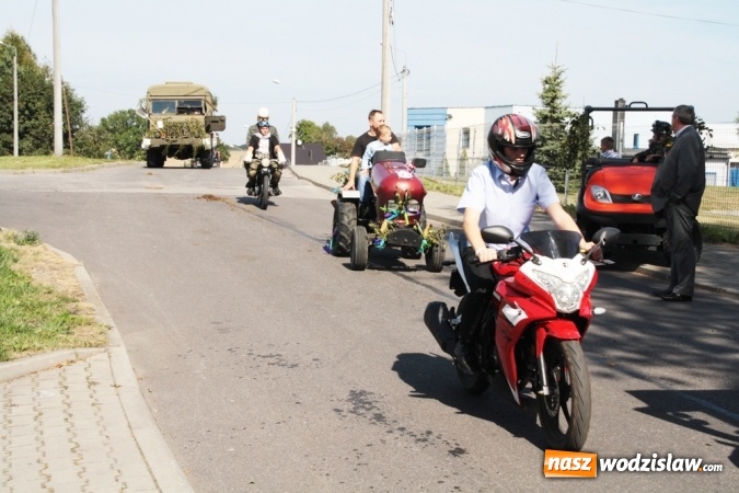 Zdjęcie w galerii na portalu naszwodzislaw.com: Dożynki 2015. Do Marklowic przybył Dudo-Bus wiadomości z regionu