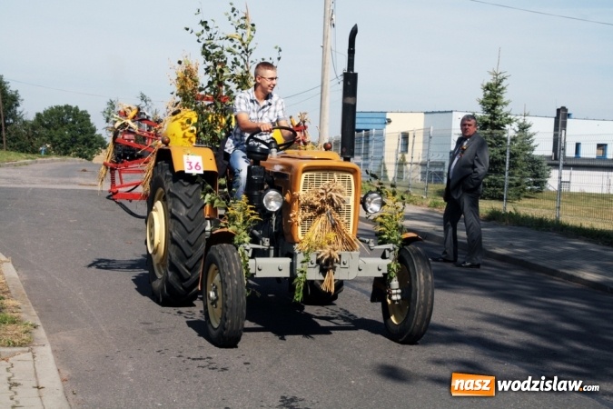 Zdjęcie w galerii na portalu naszwodzislaw.com: Dożynki 2015. Do Marklowic przybył Dudo-Bus wiadomości z regionu