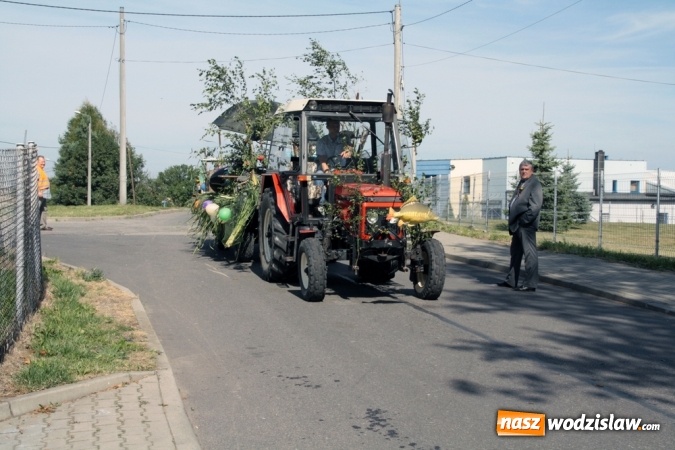 Zdjęcie w galerii na portalu naszwodzislaw.com: Dożynki 2015. Do Marklowic przybył Dudo-Bus wiadomości z regionu
