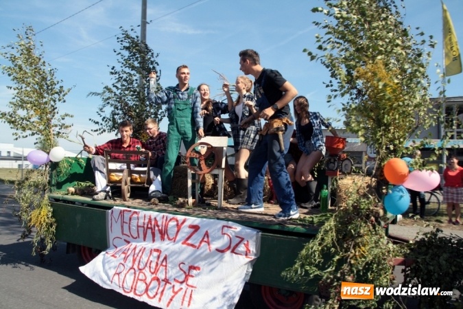 Zdjęcie w galerii na portalu naszwodzislaw.com: Dożynki 2015. Do Marklowic przybył Dudo-Bus wiadomości z regionu