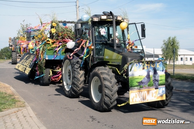 Zdjęcie w galerii na portalu naszwodzislaw.com: Dożynki 2015. Do Marklowic przybył Dudo-Bus wiadomości z regionu