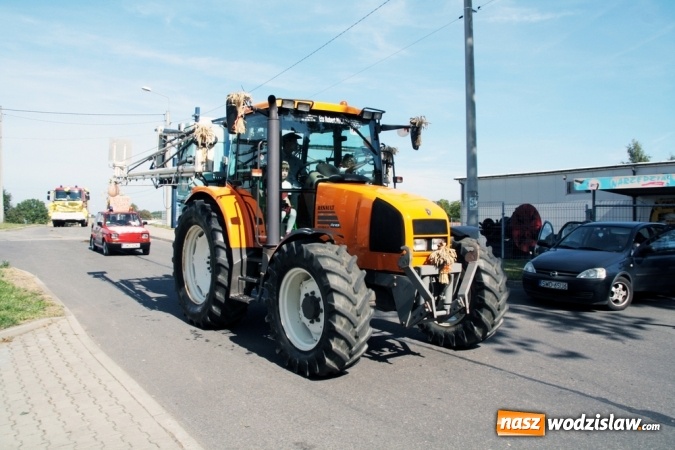 Zdjęcie w galerii na portalu naszwodzislaw.com: Dożynki 2015. Do Marklowic przybył Dudo-Bus wiadomości z regionu