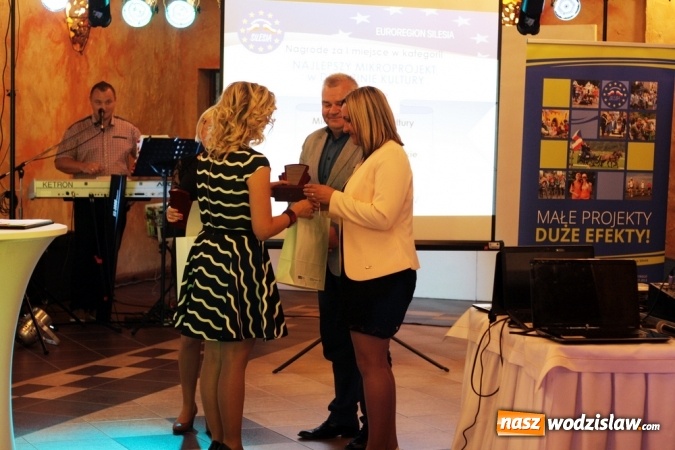 Zdjęcie w galerii na portalu naszwodzislaw.com: Nagrodzono najlepsze mikroprojekty zrealizowane w latach 2009 - 2015 wiadomości z regionu
