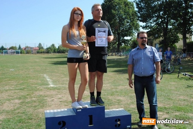 Zdjęcie w galerii na portalu naszwodzislaw.com: Ponad 100 cyklistów wzięło udział w wyścigu kolarskim młodzieży szkolnej w Godowie  wiadomości z regionu