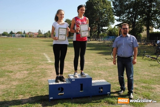 Zdjęcie w galerii na portalu naszwodzislaw.com: Ponad 100 cyklistów wzięło udział w wyścigu kolarskim młodzieży szkolnej w Godowie  wiadomości z regionu