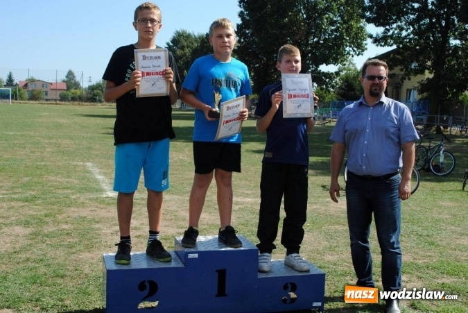 Zdjęcie w galerii na portalu naszwodzislaw.com: Ponad 100 cyklistów wzięło udział w wyścigu kolarskim młodzieży szkolnej w Godowie  wiadomości z regionu