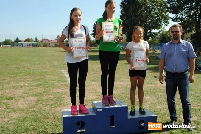 Zdjęcie w galerii na portalu naszwodzislaw.com: Ponad 100 cyklistów wzięło udział w wyścigu kolarskim młodzieży szkolnej w Godowie  wiadomości z regionu