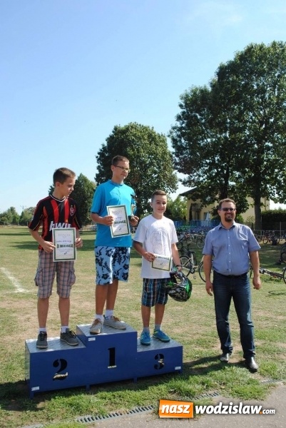 Zdjęcie w galerii na portalu naszwodzislaw.com: Ponad 100 cyklistów wzięło udział w wyścigu kolarskim młodzieży szkolnej w Godowie  wiadomości z regionu