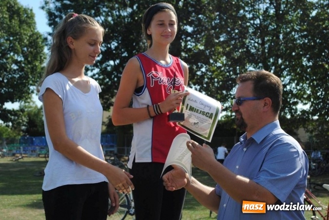 Zdjęcie w galerii na portalu naszwodzislaw.com: Ponad 100 cyklistów wzięło udział w wyścigu kolarskim młodzieży szkolnej w Godowie  wiadomości z regionu