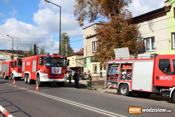 Zdjęcie w galerii na portalu naszwodzislaw.com: Pożar w Rydułtowach. Paliły się stare ubrania w jednym z mieszkań przy Raciborskiej wiadomości z regionu