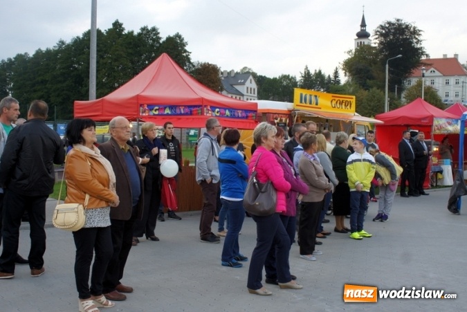 Zdjęcie w galerii na portalu naszwodzislaw.com: Fitness w szczytnym celu na festynie 