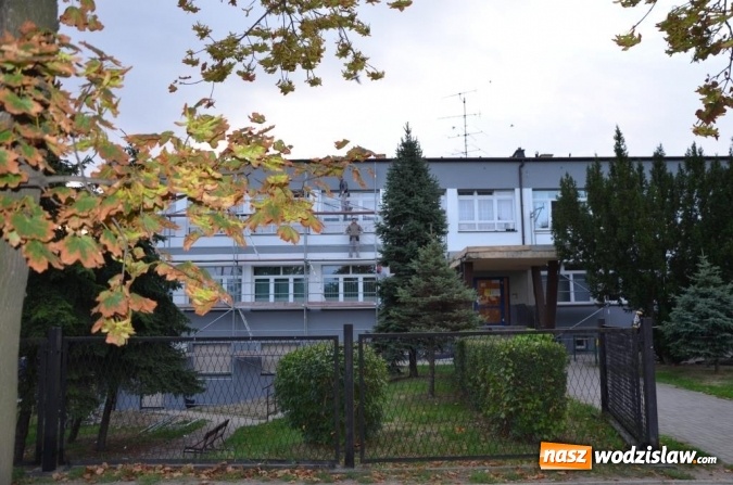 Zdjęcie w galerii na portalu naszwodzislaw.com: Ośrodek zdrowia na Wilchwach zmienia swój wygląd wiadomości z regionu