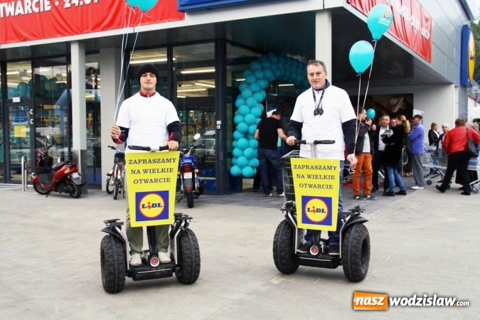 Zdjęcie w galerii na portalu naszwodzislaw.com: Tłumy mieszkańców na otwarciu Lidla w Wodzisławiu Śląskim! wiadomości z regionu