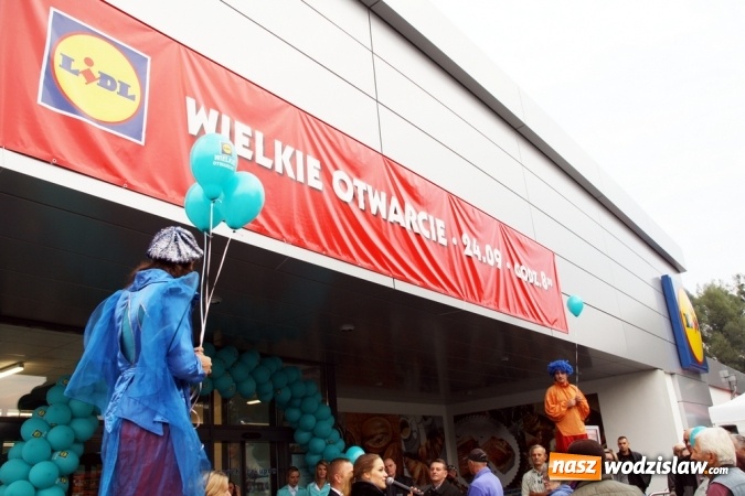 Zdjęcie w galerii na portalu naszwodzislaw.com: Tłumy mieszkańców na otwarciu Lidla w Wodzisławiu Śląskim! wiadomości z regionu