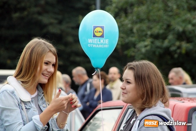 Zdjęcie w galerii na portalu naszwodzislaw.com: Tłumy mieszkańców na otwarciu Lidla w Wodzisławiu Śląskim! wiadomości z regionu