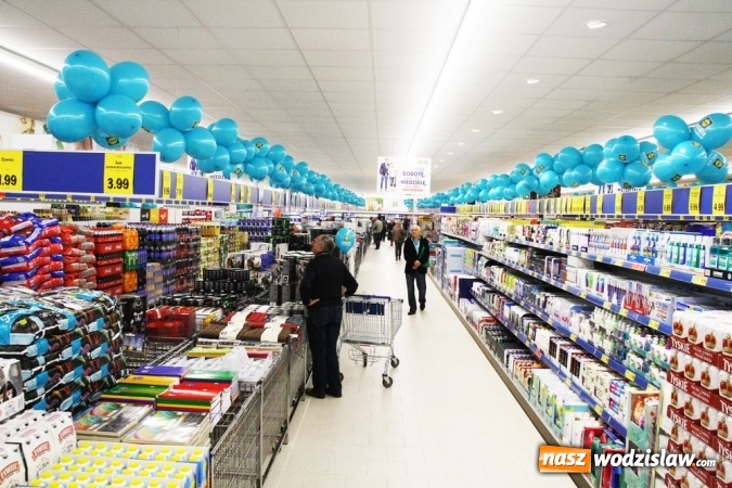 Zdjęcie w galerii na portalu naszwodzislaw.com: Tłumy mieszkańców na otwarciu Lidla w Wodzisławiu Śląskim! wiadomości z regionu