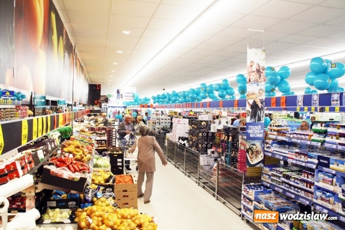 Zdjęcie w galerii na portalu naszwodzislaw.com: Tłumy mieszkańców na otwarciu Lidla w Wodzisławiu Śląskim! wiadomości z regionu