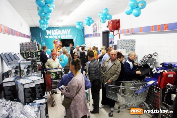 Zdjęcie w galerii na portalu naszwodzislaw.com: Tłumy mieszkańców na otwarciu Lidla w Wodzisławiu Śląskim! wiadomości z regionu