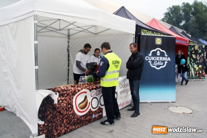 Zdjęcie w galerii na portalu naszwodzislaw.com: Tłumy mieszkańców na otwarciu Lidla w Wodzisławiu Śląskim! wiadomości z regionu