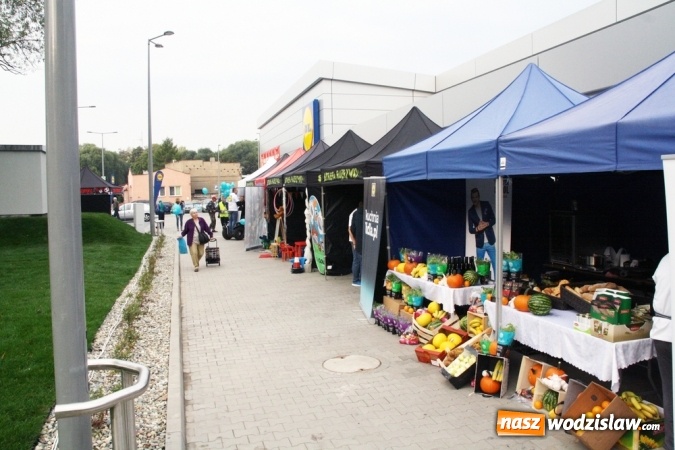 Zdjęcie w galerii na portalu naszwodzislaw.com: Tłumy mieszkańców na otwarciu Lidla w Wodzisławiu Śląskim! wiadomości z regionu