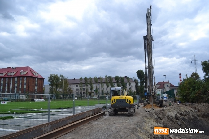 Zdjęcie w galerii na portalu naszwodzislaw.com: Ruszyły prace remontowe przy boisku treningowym w Radlinie wiadomości z regionu