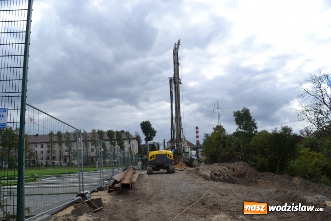 Zdjęcie w galerii na portalu naszwodzislaw.com: Ruszyły prace remontowe przy boisku treningowym w Radlinie wiadomości z regionu