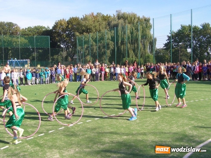 Zdjęcie w galerii na portalu naszwodzislaw.com: Nowo wybudowane boisko sportowe przy SP nr 2 w Pszowie oficjalne otwarte wiadomości z regionu