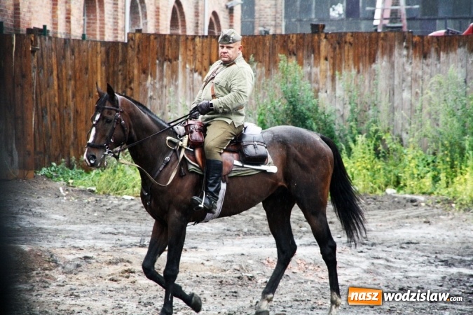Zdjęcie w galerii na portalu naszwodzislaw.com: Do ostatniego tchu - inscenizacja bitwy obronnej z września 1939 roku na terenie zabytkowej kopalni Ignacy wiadomości z regionu