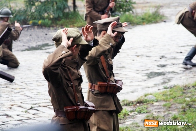 Zdjęcie w galerii na portalu naszwodzislaw.com: Do ostatniego tchu - inscenizacja bitwy obronnej z września 1939 roku na terenie zabytkowej kopalni Ignacy wiadomości z regionu