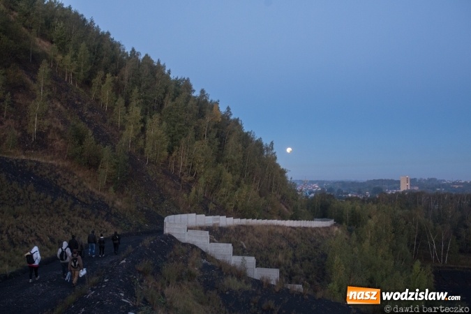 Zdjęcie w galerii na portalu naszwodzislaw.com: To była magiczna noc! Z niedzieli na poniedziałek mieliśmy okazję obserwować całkowite zaćmienie Księżyca  wiadomości z regionu