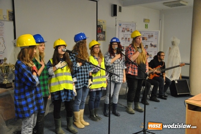 Zdjęcie w galerii na portalu naszwodzislaw.com: Zjazd olimpijczyków w Zespole Szkół Technicznych w Wodzisławiu Śląskim wiadomości z regionu