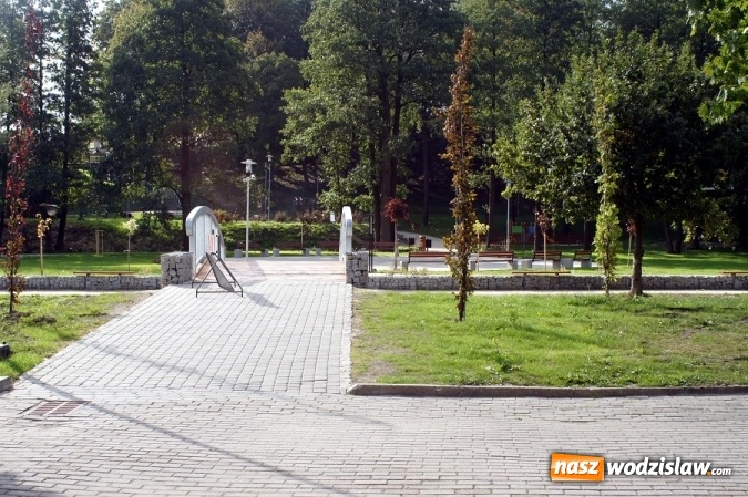 Zdjęcie w galerii na portalu naszwodzislaw.com: Mostek w Parku Aktywnej Rekreacji został wyprofilowany  wiadomości z regionu