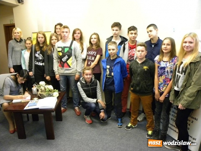 Zdjęcie w galerii na portalu naszwodzislaw.com: Beata Andrzejczuk spotkała się z gimnazjalistami wiadomości z regionu
