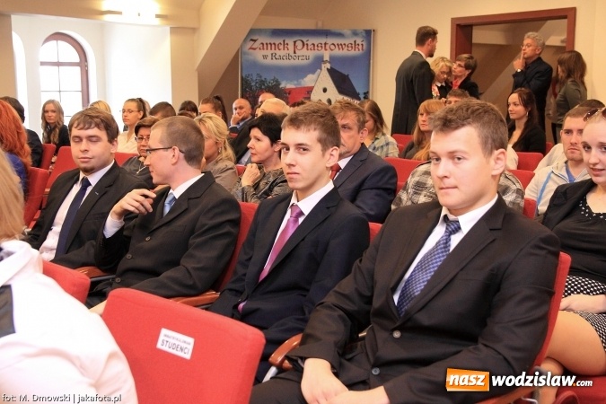 Zdjęcie w galerii na portalu naszwodzislaw.com: Raciborska PWSZ zainaugurowała rok akademicki 2015/2016 na Zamku Piastowskim wiadomości z regionu