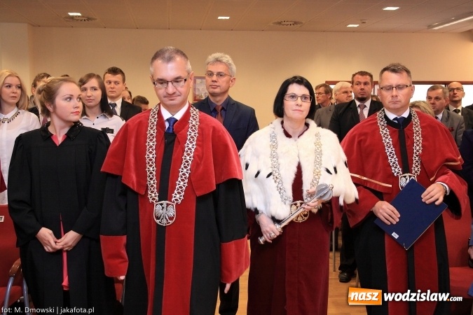 Zdjęcie w galerii na portalu naszwodzislaw.com: Raciborska PWSZ zainaugurowała rok akademicki 2015/2016 na Zamku Piastowskim wiadomości z regionu