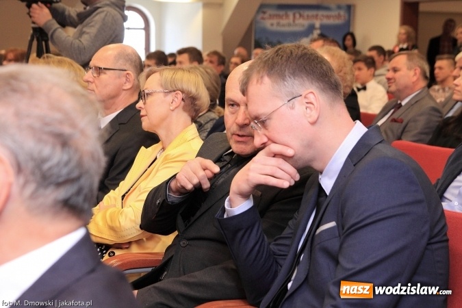 Zdjęcie w galerii na portalu naszwodzislaw.com: Raciborska PWSZ zainaugurowała rok akademicki 2015/2016 na Zamku Piastowskim wiadomości z regionu