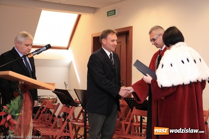 Zdjęcie w galerii na portalu naszwodzislaw.com: Raciborska PWSZ zainaugurowała rok akademicki 2015/2016 na Zamku Piastowskim wiadomości z regionu