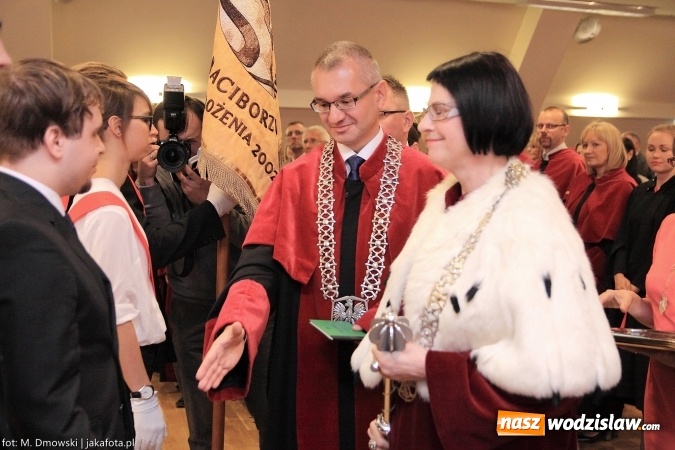 Zdjęcie w galerii na portalu naszwodzislaw.com: Raciborska PWSZ zainaugurowała rok akademicki 2015/2016 na Zamku Piastowskim wiadomości z regionu