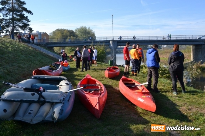 Zdjęcie w galerii na portalu naszwodzislaw.com: Kajaki i pontony do hangarów, czyli finał wodniackiego sezonu na górnej Odrze wiadomości z regionu
