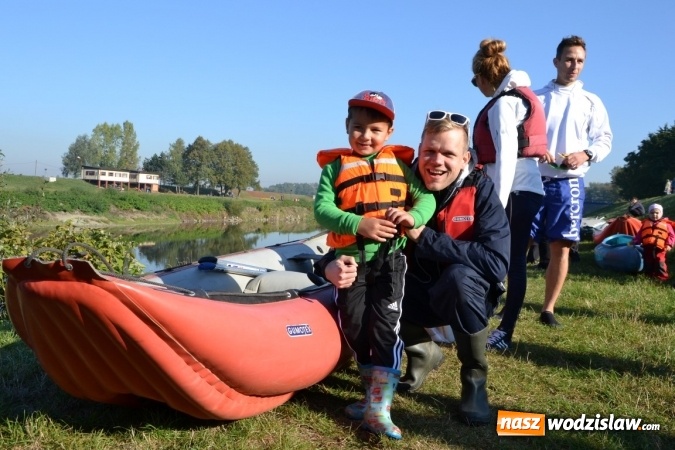 Zdjęcie w galerii na portalu naszwodzislaw.com: Kajaki i pontony do hangarów, czyli finał wodniackiego sezonu na górnej Odrze wiadomości z regionu