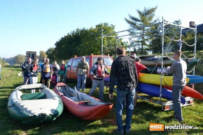 Zdjęcie w galerii na portalu naszwodzislaw.com: Kajaki i pontony do hangarów, czyli finał wodniackiego sezonu na górnej Odrze wiadomości z regionu