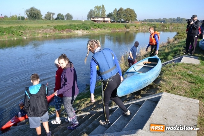 Zdjęcie w galerii na portalu naszwodzislaw.com: Kajaki i pontony do hangarów, czyli finał wodniackiego sezonu na górnej Odrze wiadomości z regionu