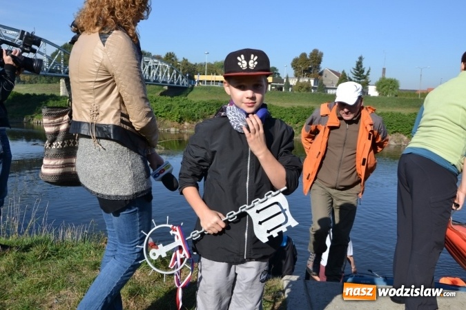 Zdjęcie w galerii na portalu naszwodzislaw.com: Kajaki i pontony do hangarów, czyli finał wodniackiego sezonu na górnej Odrze wiadomości z regionu